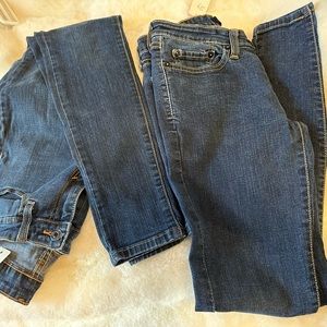 2 Levi’s Jeans